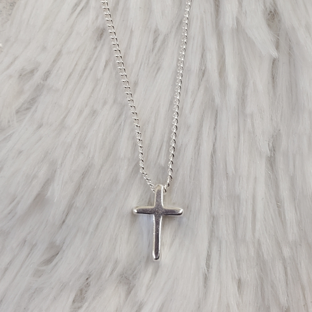 NEW Silver Small Cross Pendant Necklace - Picture 2 of 3